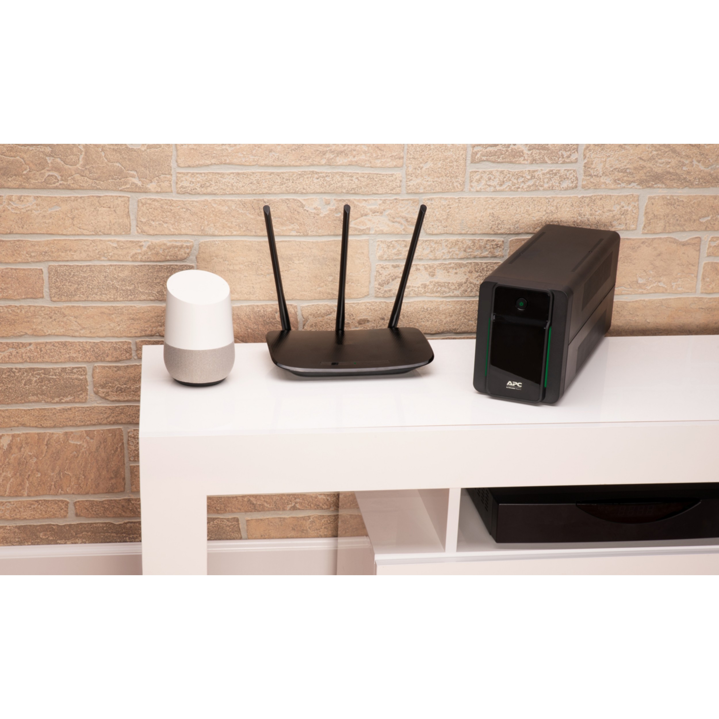 APC BX750MI Back-UPS 750VA / 410W – Line-Interactive UPS 230V with AVR & 4x Schuko Sockets - Figura 3