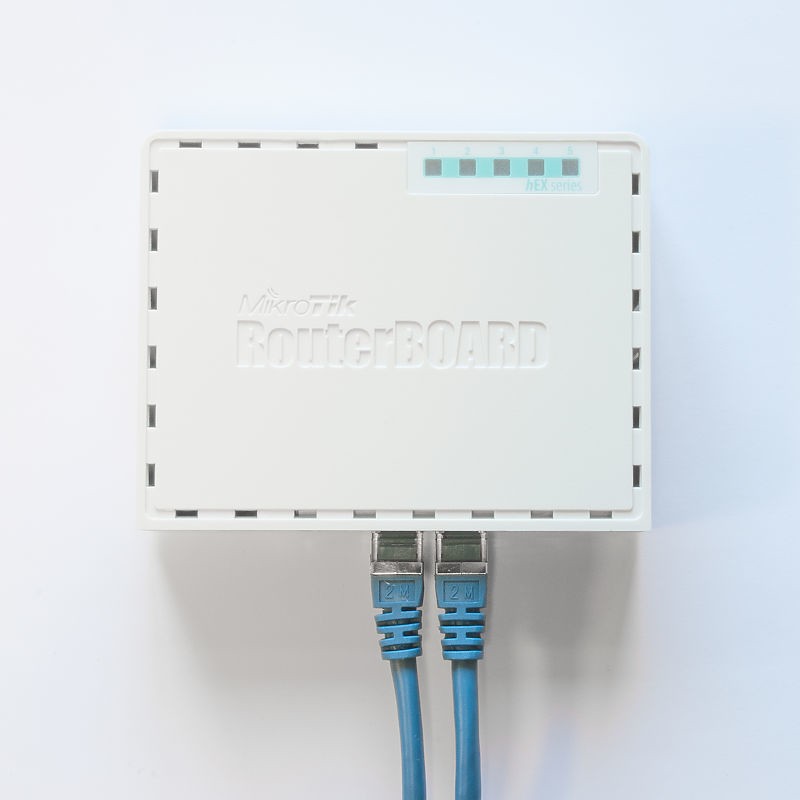MikroTik RB750GR3, 4 porte - Figura 4