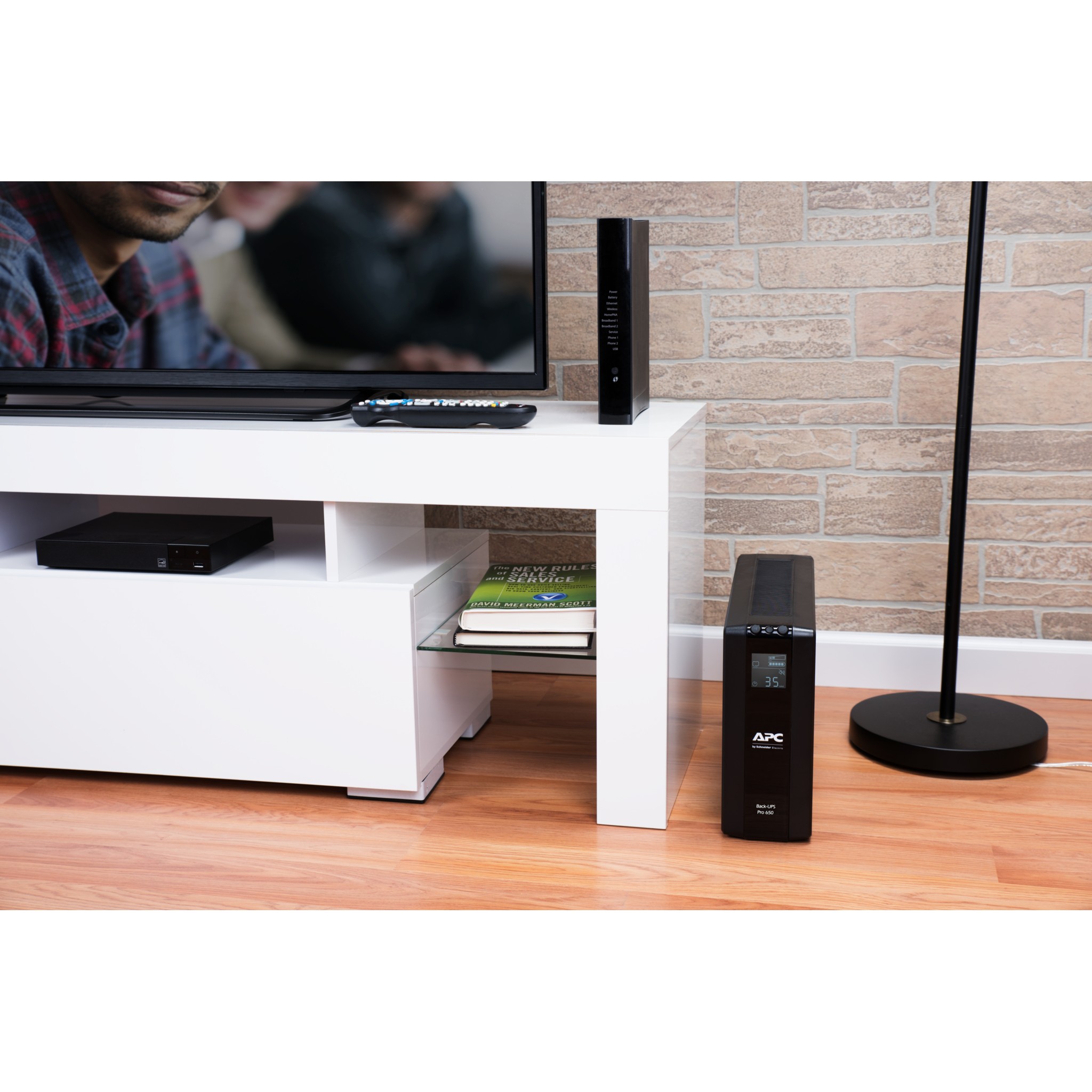 APC Back-UPS Pro BR650MI – 650VA 390W Line-Interactive UPS with AVR, LCD Display, USB Monitoring & 6x IEC – Reliable Backup Power for Office & Home IT Equipment - Figura 5