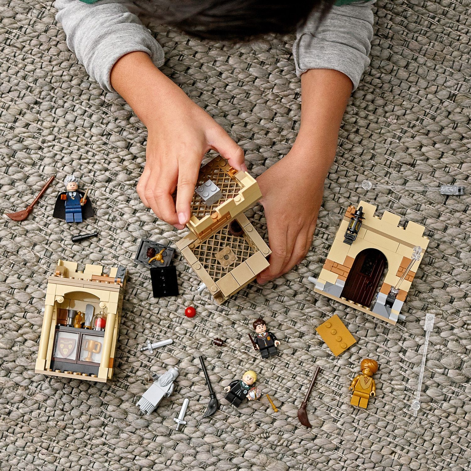 Lego Harry Potter - Hogwarts Erste Flugstunde - Figura 4