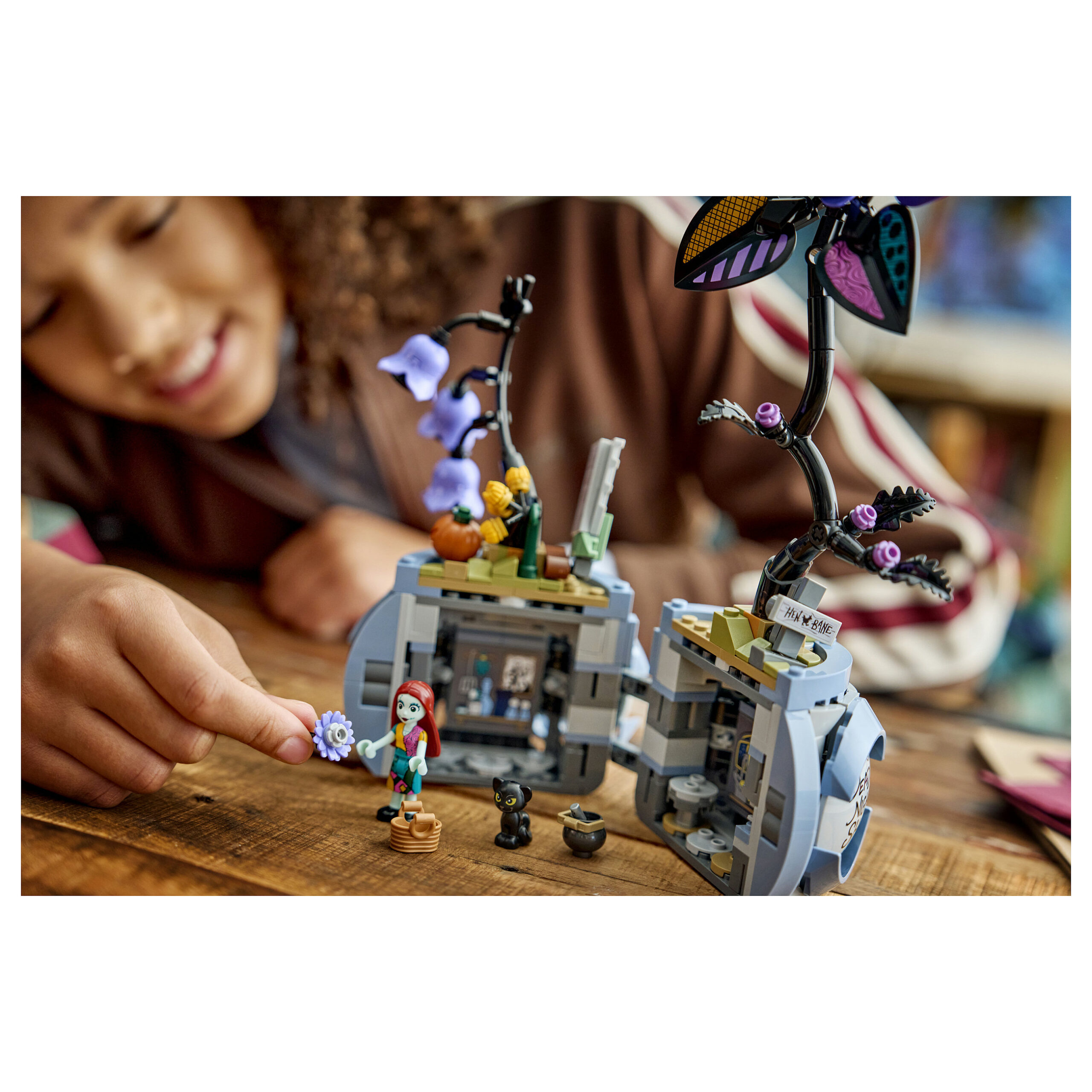 LEGO Disney Sally’s Flower Pot 43288 - Figura 4