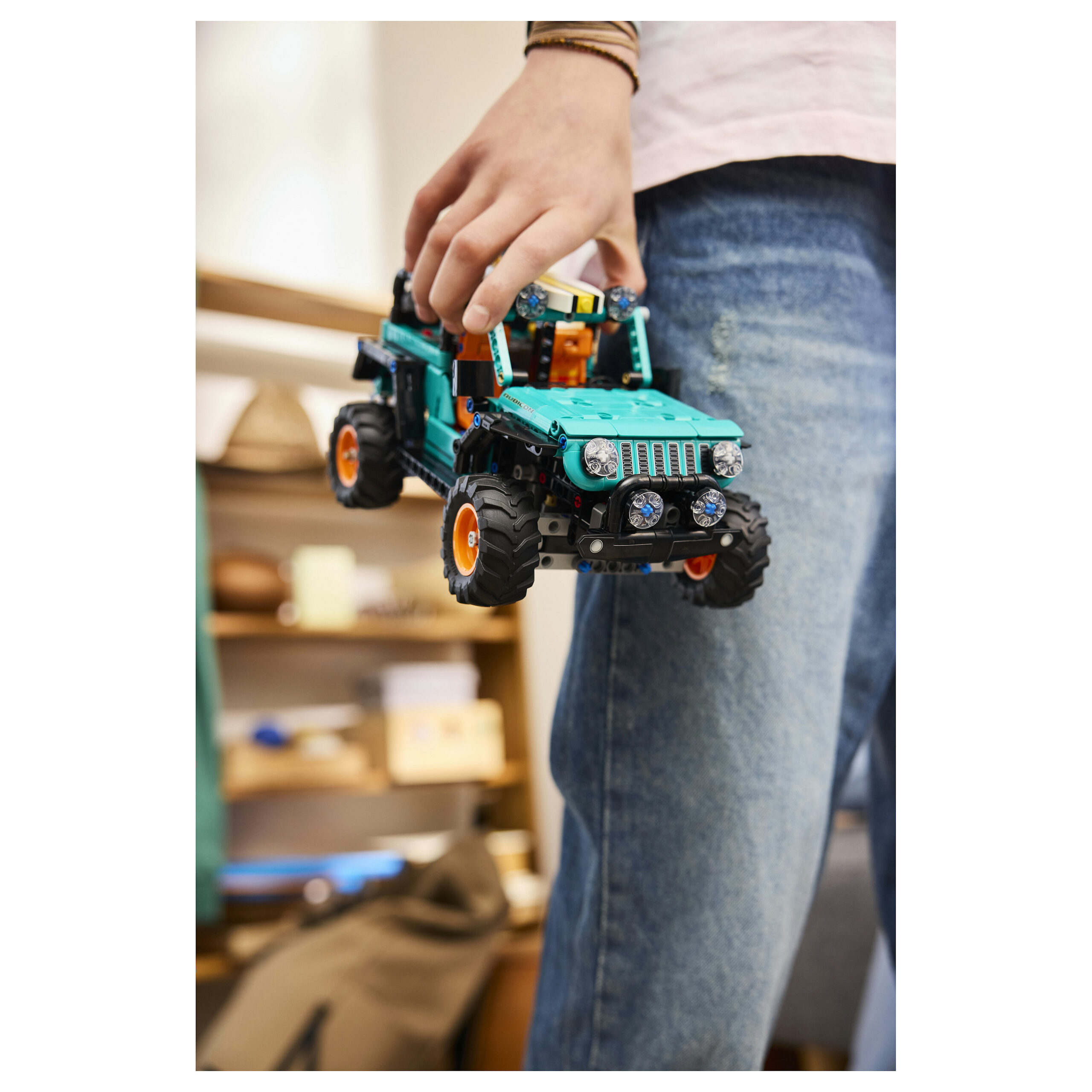 LEGO Technic Jeep Wrangler Rubicon Off-Road Vehicle 42227 - Figura 3