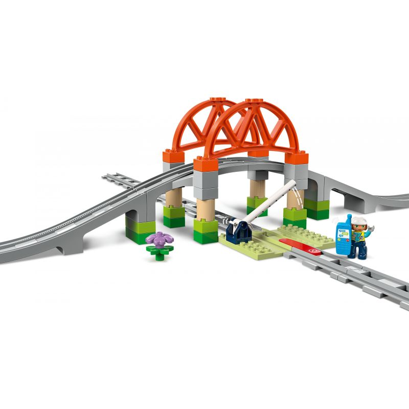 LEGO DUPLO Town – Train Bridge & Tracks Expansion Set 10426 - Figura 2