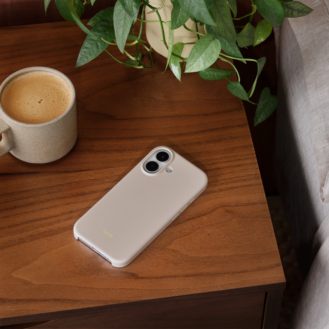 Beats Case iPhone 17 with MagSafe and Camera Control (Limestone) - Figura 3