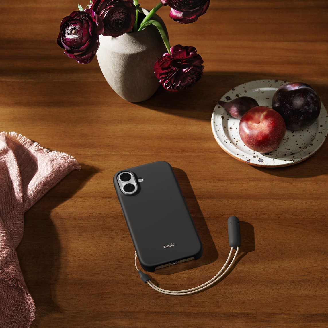 Beats Kickstand Case iPhone 17 with MagSafe and Camera Control (Granite Gray) - Figura 4