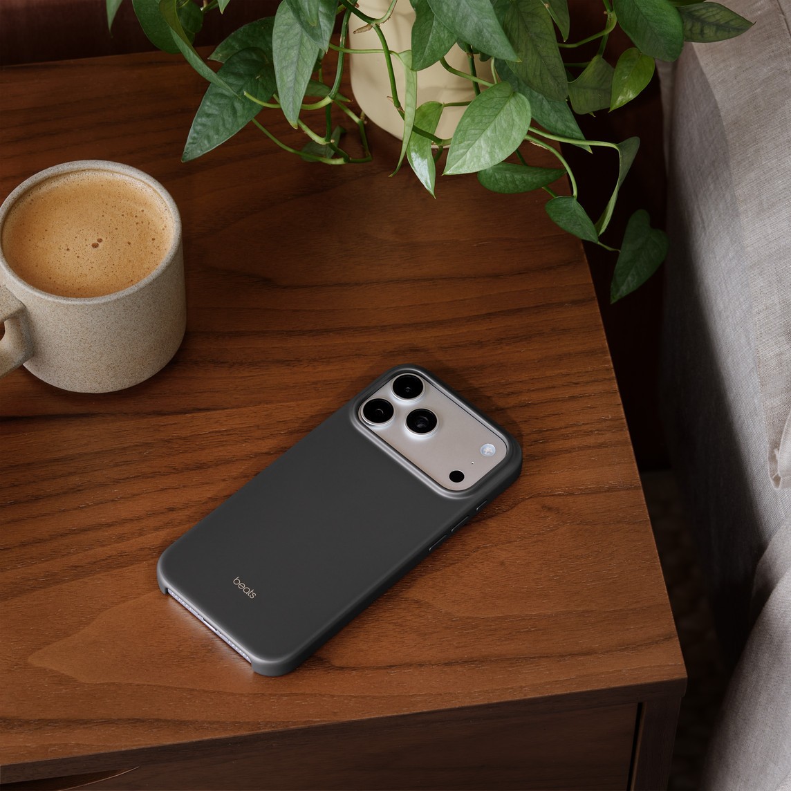 Beats Case iPhone 17 Pro Max with MagSafe and Camera Control (Granite Gray) - Figura 3