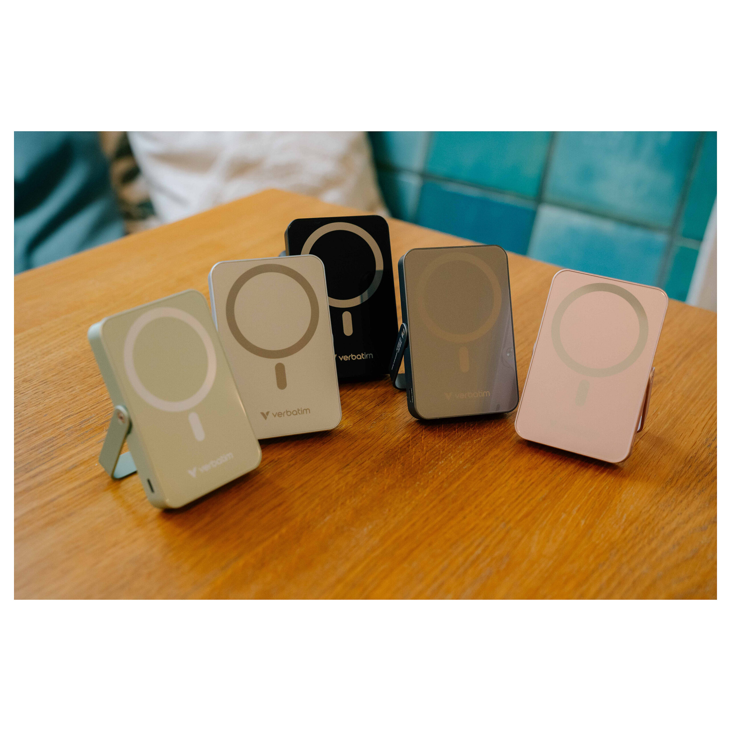 Powerbank Verbatim Wireless Magnetic / 10000mAh / With Stand - Zezë - Figura 5