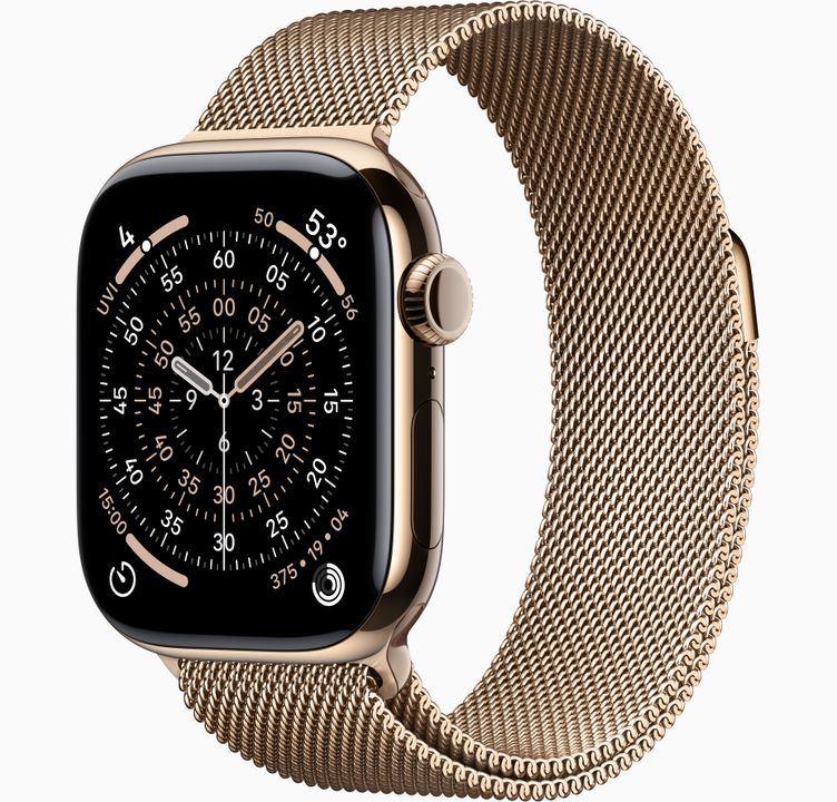 Apple Watch Series 11 / 42mm / Cellular / Titanium Gold Case with Gold Milanese Loop Band
